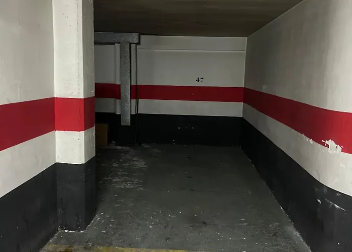 En Con Parking Apartment